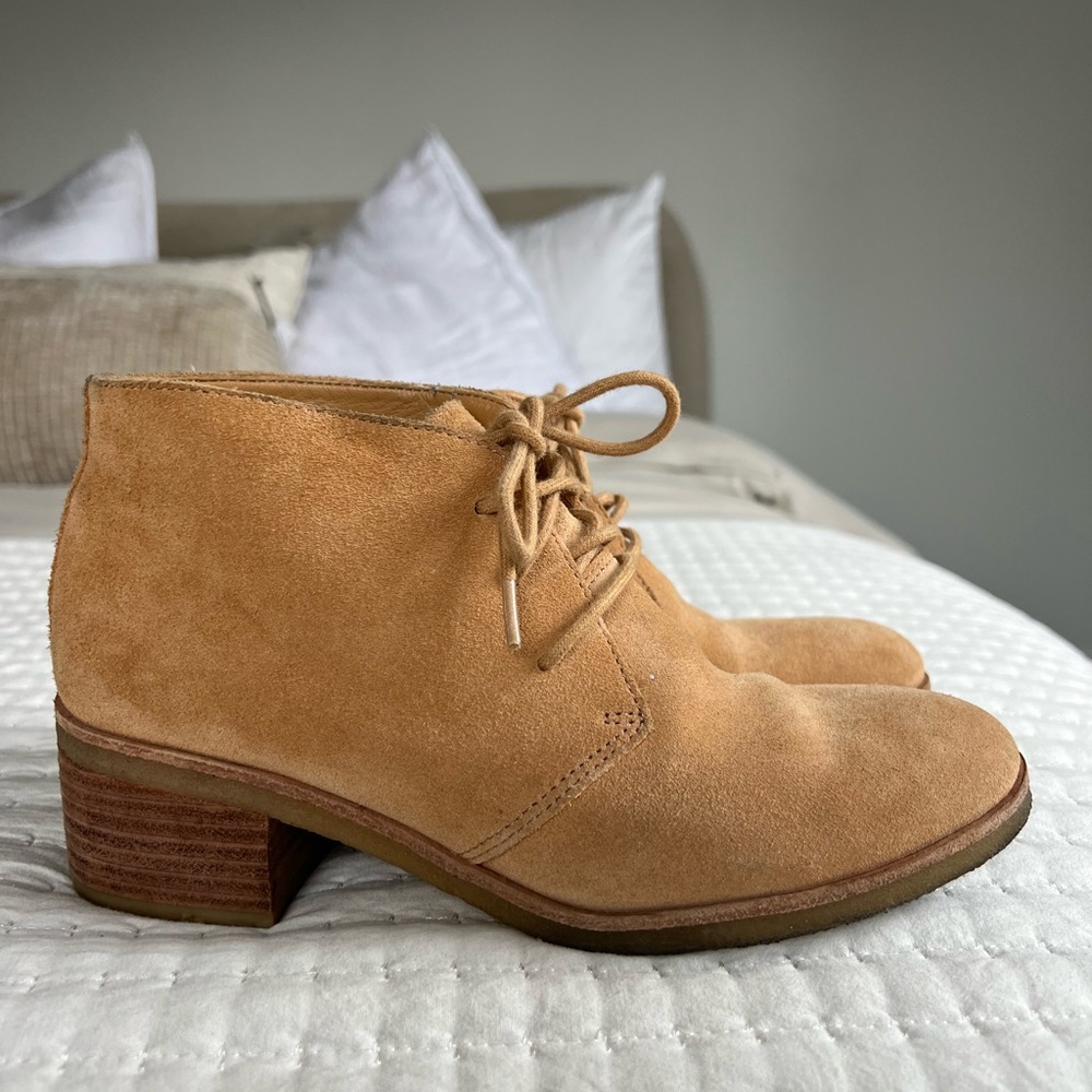 Clark’s Tan Suede Lace-Up Ankle Boots